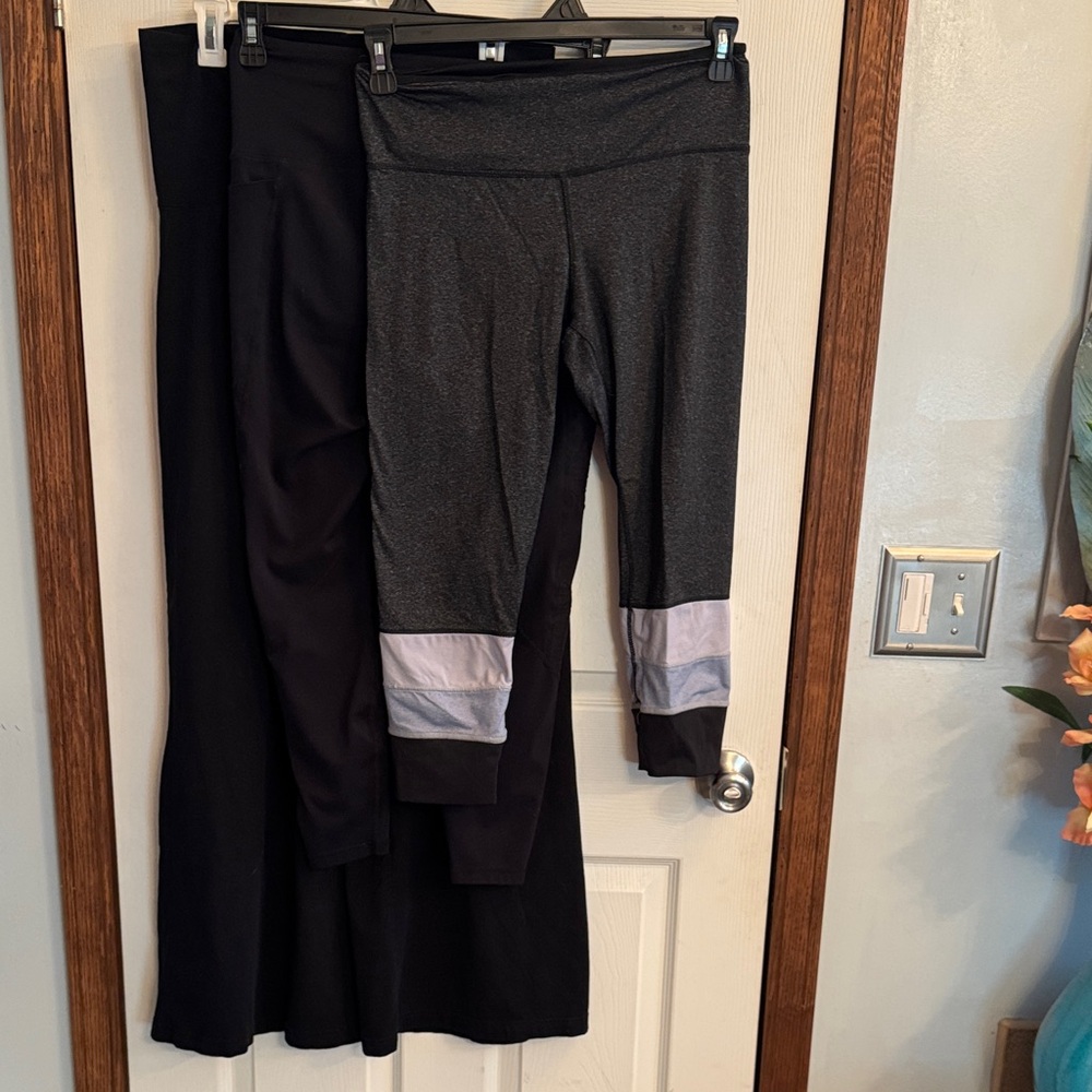 3p women’s size Medium Black and Gray Leggings‎